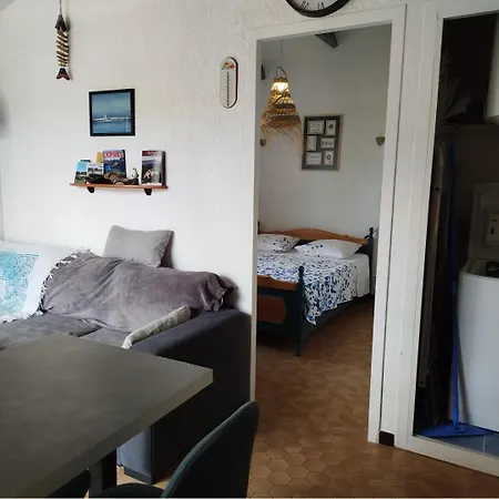 T2 Mezzanine Climatise Idealement Situe - 4 Couchages - 4casel8